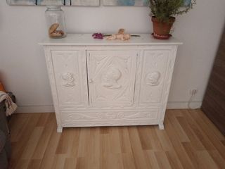 Taquillón antiguo de madera blanco