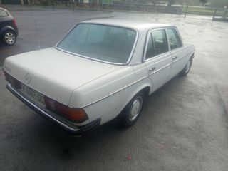 MERCEDES BENZ 230e 1981
