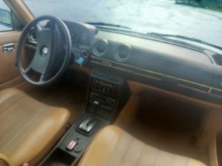 MERCEDES BENZ 230e 1981