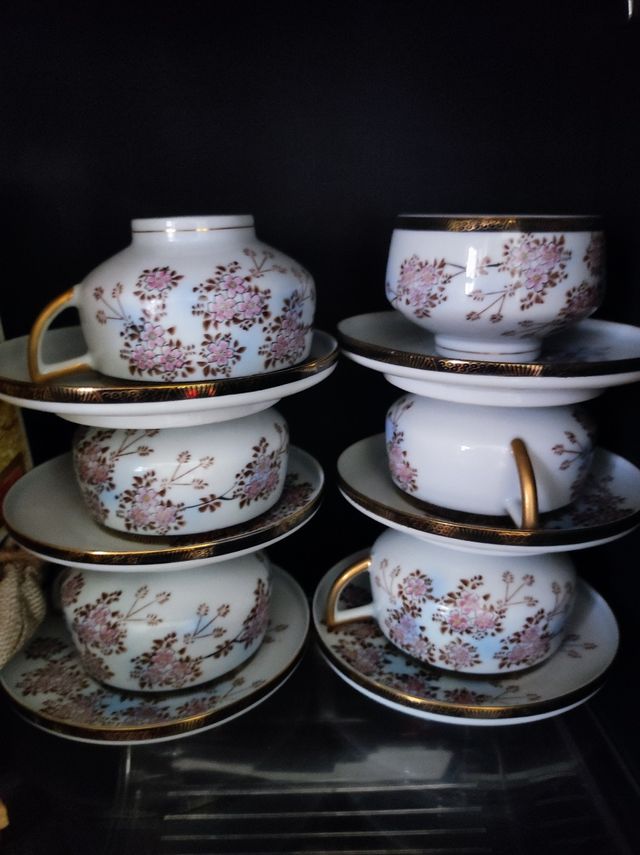 Set te Tazze Giapponesi con bordatura in oro
