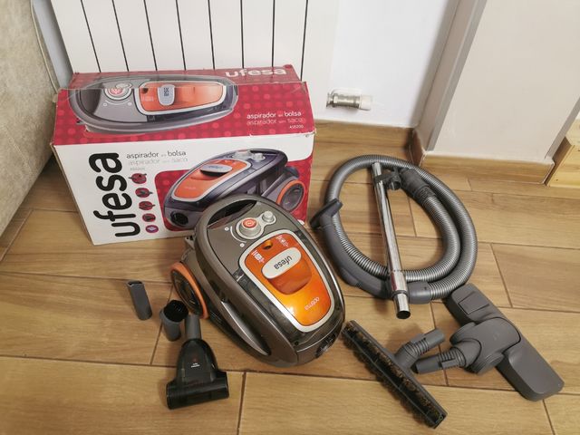 Aspiradora Ufesa as5200