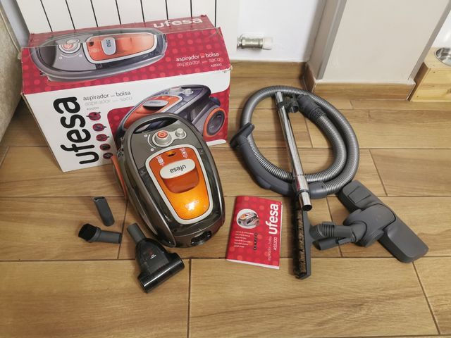 Aspiradora Ufesa as5200