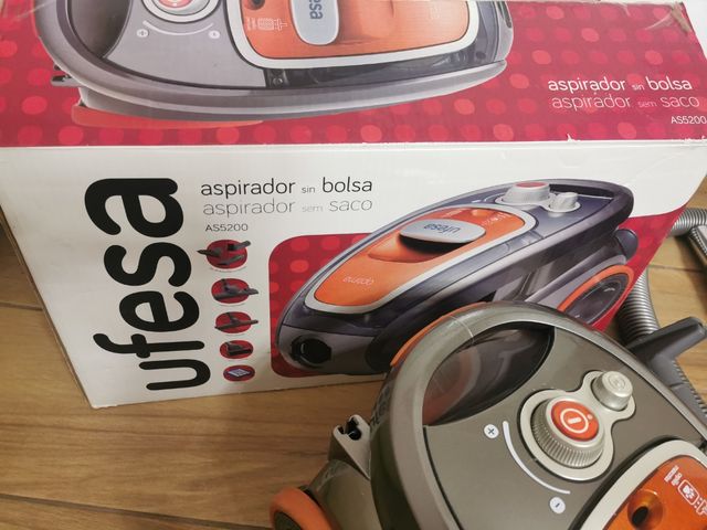 Aspiradora Ufesa as5200