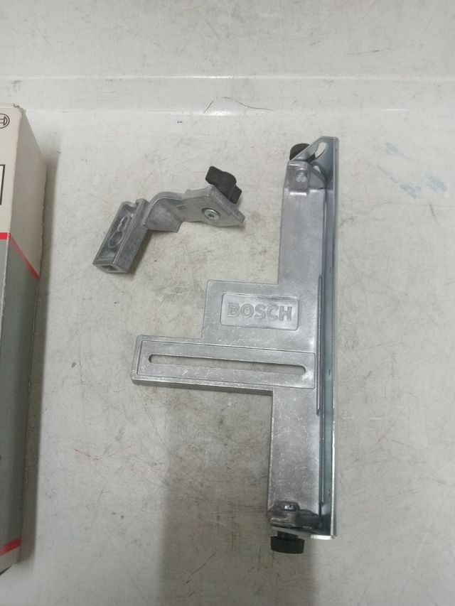 Tope angular y  paralelo Bosch para cepillo