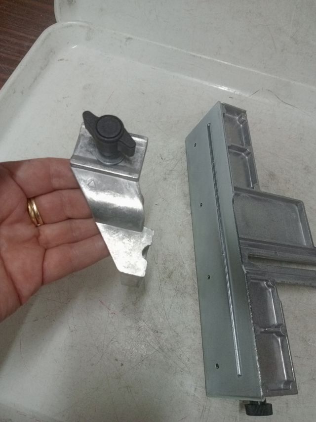 Tope angular y  paralelo Bosch para cepillo