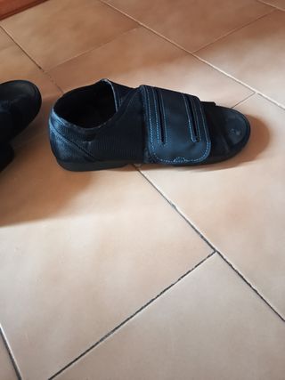 Zapatos ortopédicos negros talla 39pie
Izquierda 
