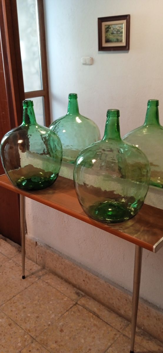 2 Jarrones Dama Juana 20L - Verdes cada uno 25€