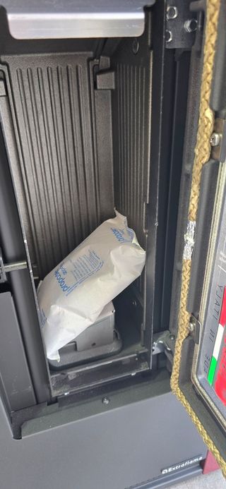 Estufa de pellet de pasillo modelo Luisella