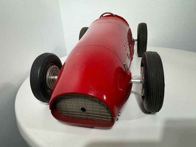 Auto da corsa Ferrari Toschi, 55x25x16cm