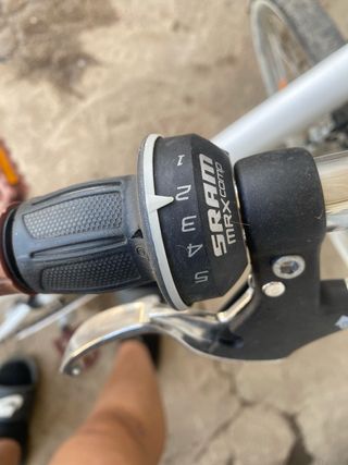 Bicicleta B'Twin blanca