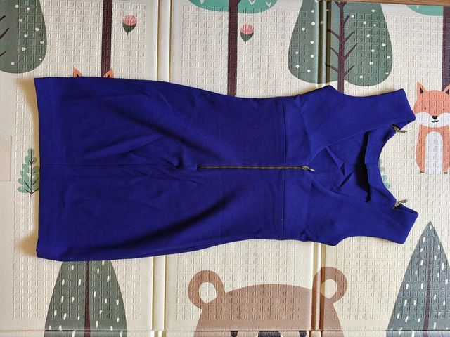 Vestido azul ajustado