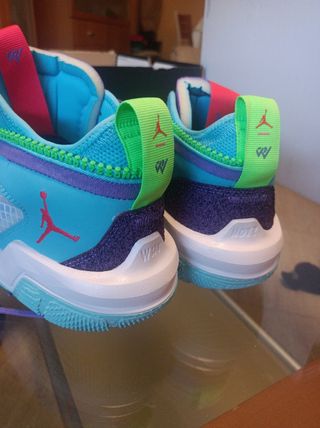 Zapatillas Jordan multicolor talla 47.5