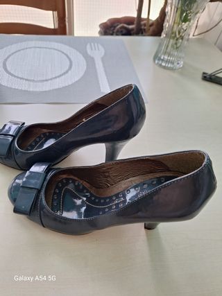 Zapatos Bershka charol gris 38