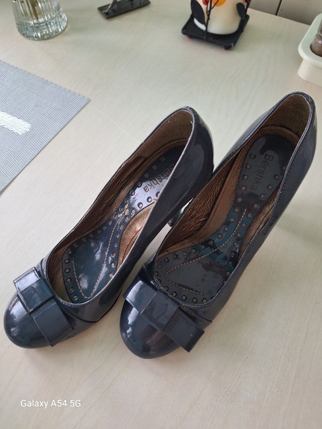 Zapatos Bershka charol gris 38