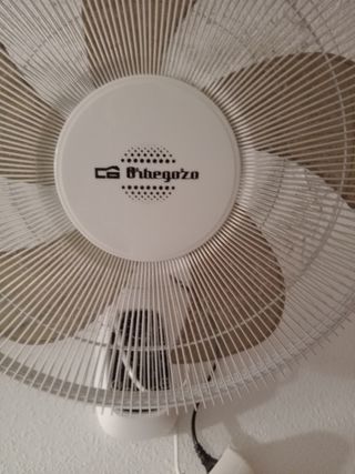 Ventilador de Pared Orbegozo, con mando.