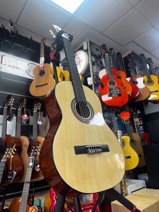 Guitarra Española de iniciacion + Funda