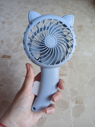 Ventilador de mano gato