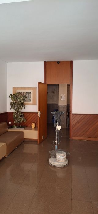 Pulidor y Abrillantador de  suelo Porterías.