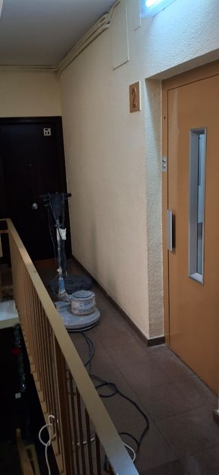 Pulidor y Abrillantador de  suelo Porterías.