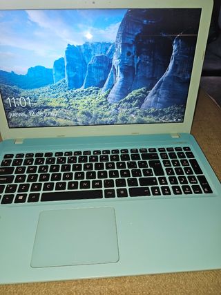 Portátil Asus Verde - 8GB RAM - 447GB