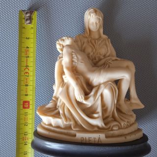 Piedad escultura A. Santini