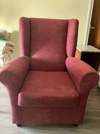 Sillones orejeros tapicería roja