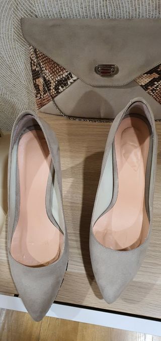 Zapatos y bolso beige-marrón