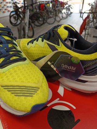 Zapatillas Diadora Running - Amarillas talla 42,5