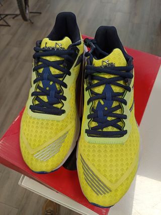 Zapatillas Diadora Running - Amarillas talla 42,5