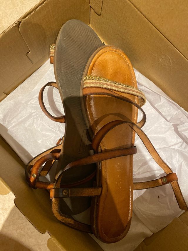 Sandali estivi marroni e oro