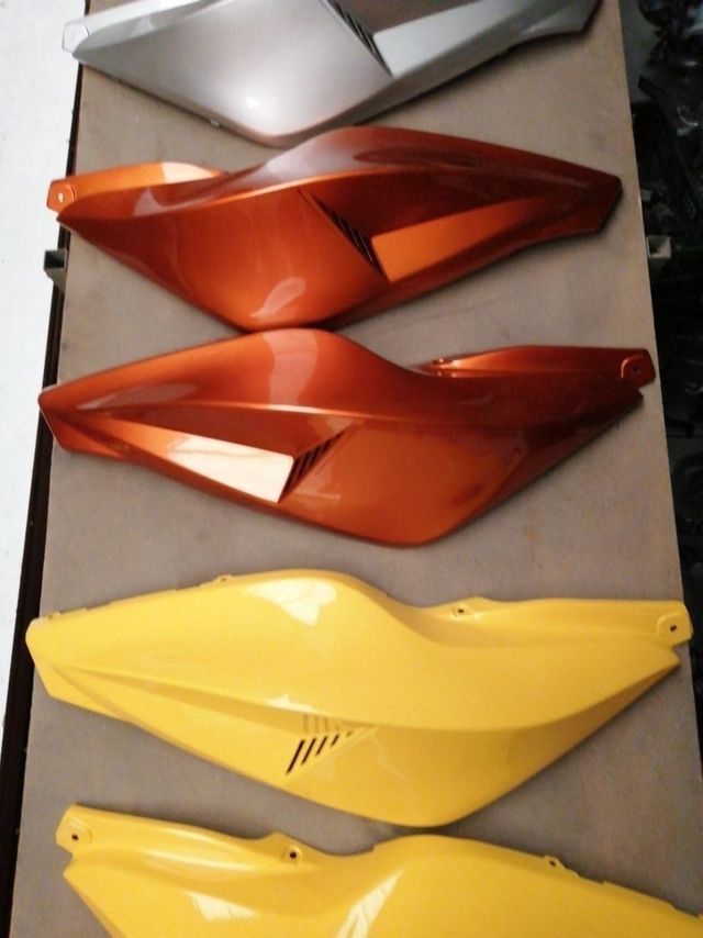 kit tapas laterales Yamaha aerox