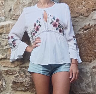 Blusa Sfera blanca c/ bordados - M