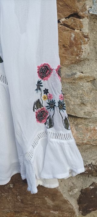 Blusa Sfera blanca c/ bordados - M