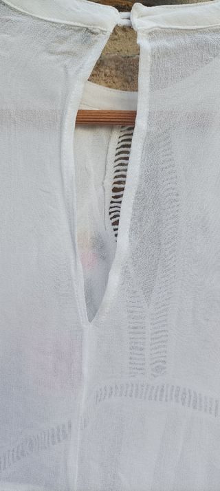 Blusa Sfera blanca c/ bordados - M