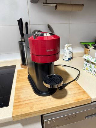 Cafetera Nespresso Krups, roja
