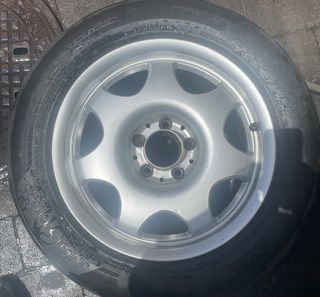 SE VENDEN 4 LLANTA CON 4 NEUMATICOS MERCEDES BENZ