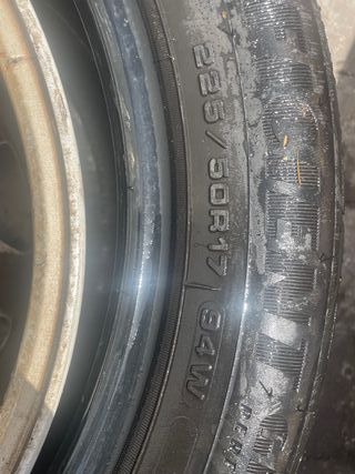 SE VENDEN 4 LLANTA CON 4 NEUMATICOS MERCEDES BENZ