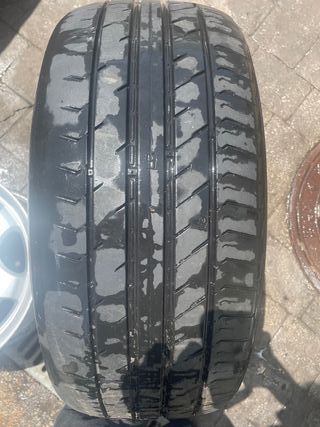 SE VENDEN 4 LLANTA CON 4 NEUMATICOS MERCEDES BENZ