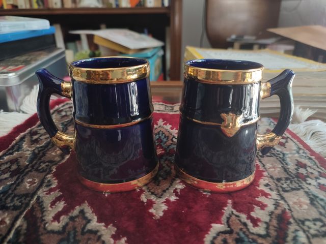 Dos jarras porcelana Portugal Estatuaria