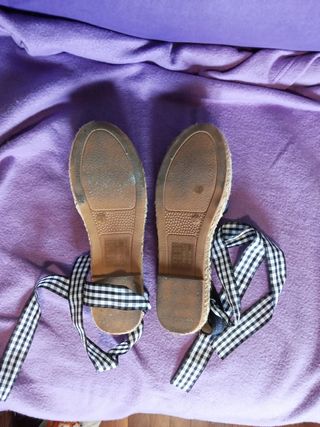 Espadrillas nere con fiocco