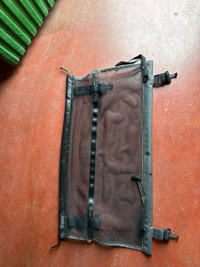 Red separacion maletero BMW