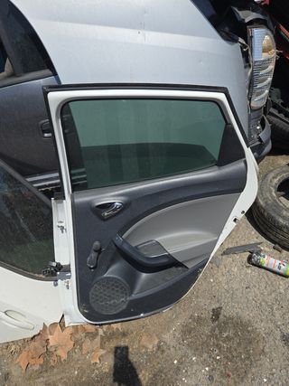 Puerta trasera Seat Ibiza 6J