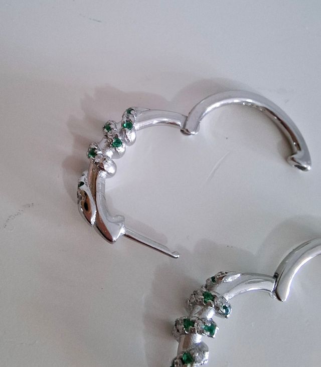 Aros plata con circonitas verdes