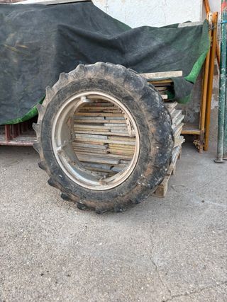 Neumático tractor usado