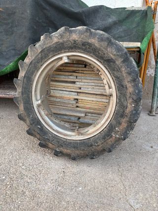 Neumático tractor usado