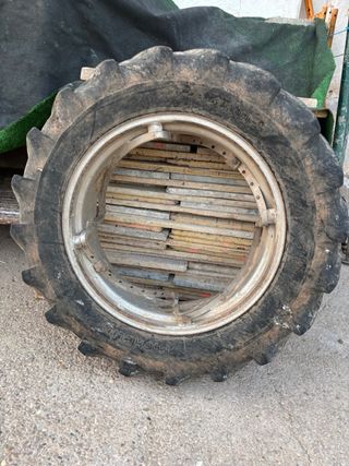 Neumático tractor usado