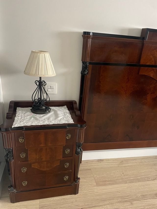 Cabecero y mesitas madera