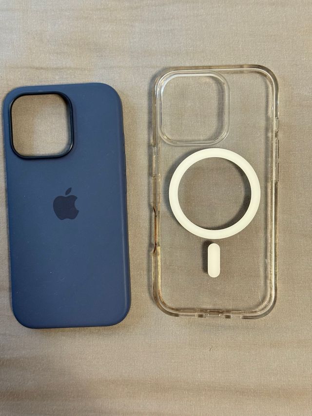 Fundas iPhone 16 Pro Apple