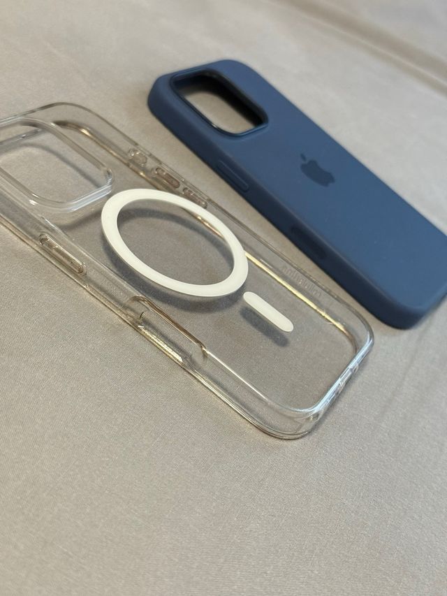 Fundas iPhone 16 Pro Apple