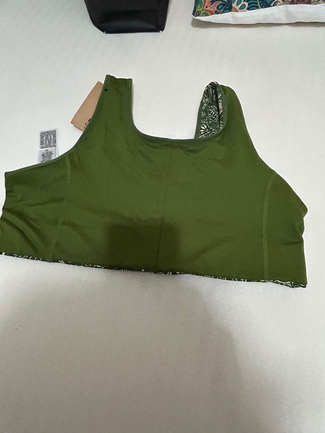 Top sportivo reversibile verde oliva